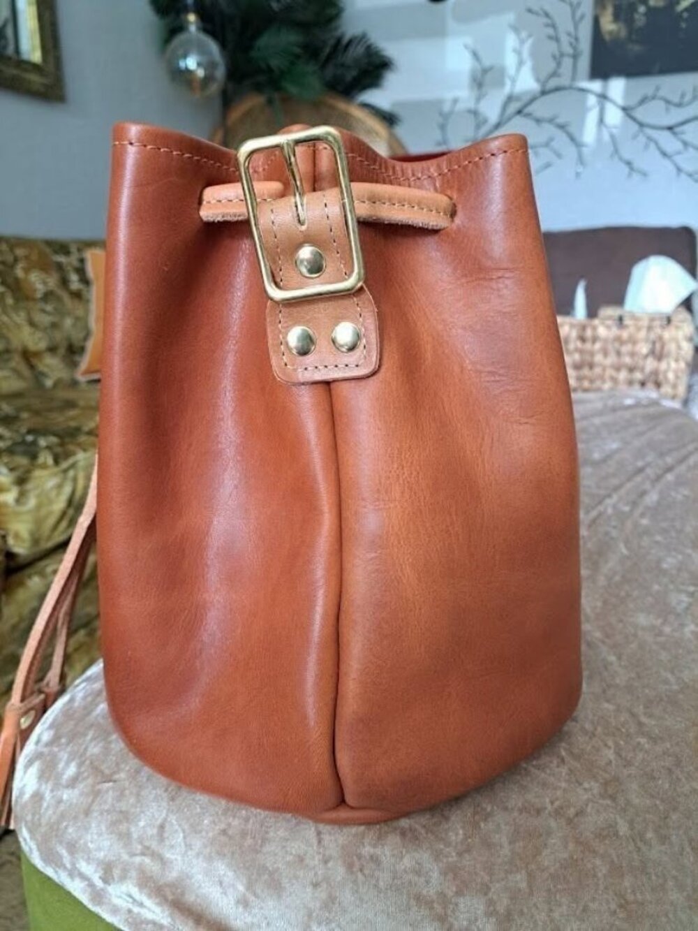 KMM Horween English Tan/Natural Dublin large bucket - Picture 3 of 6